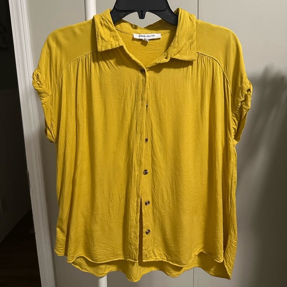 Rose & Olive Tops - Rose + Olive Women’s Mustard Yellow Short Sleeve Button Down Blouse size Medium